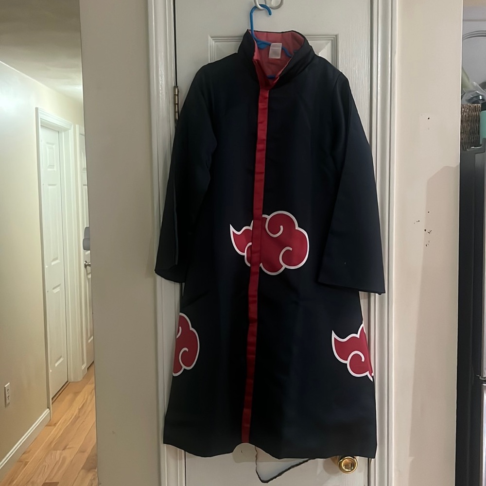 Boys s/m Naruto cloak worn once for Halloween